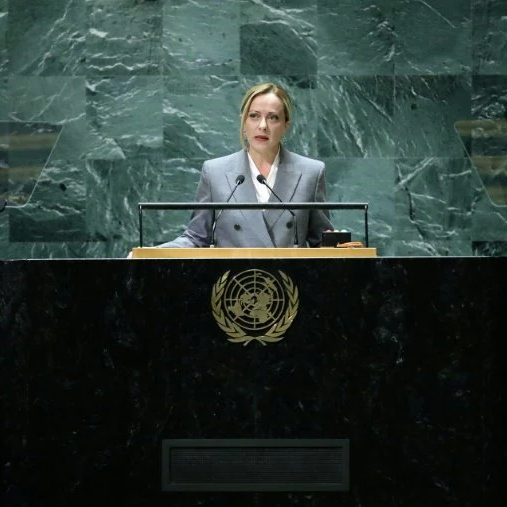 Giorgia Meloni, Italy Prime Minister using PresenterTek